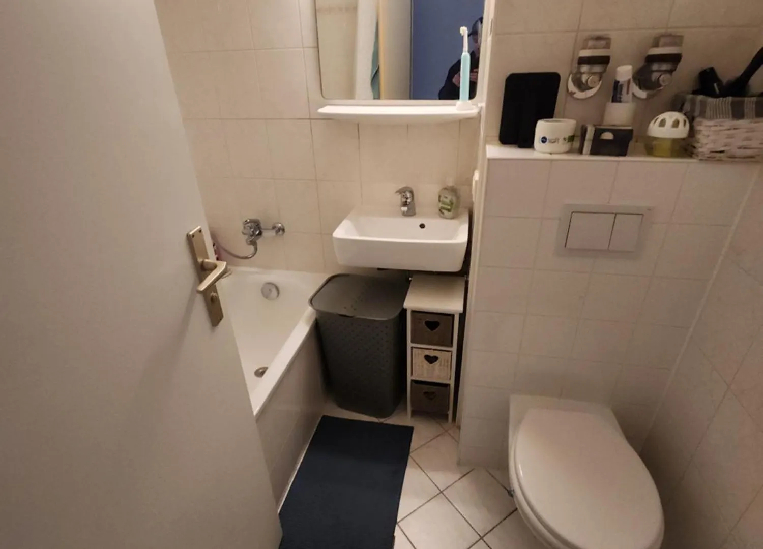 1-Zi Apartment Naehe U-Bahn U-3, Balkon, Garage Munich